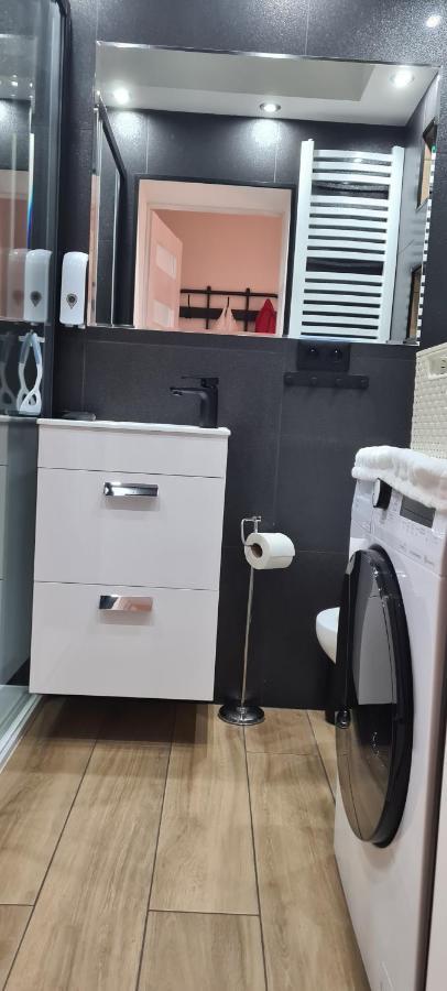 Apartament Holiday גדינייה מראה חיצוני תמונה
